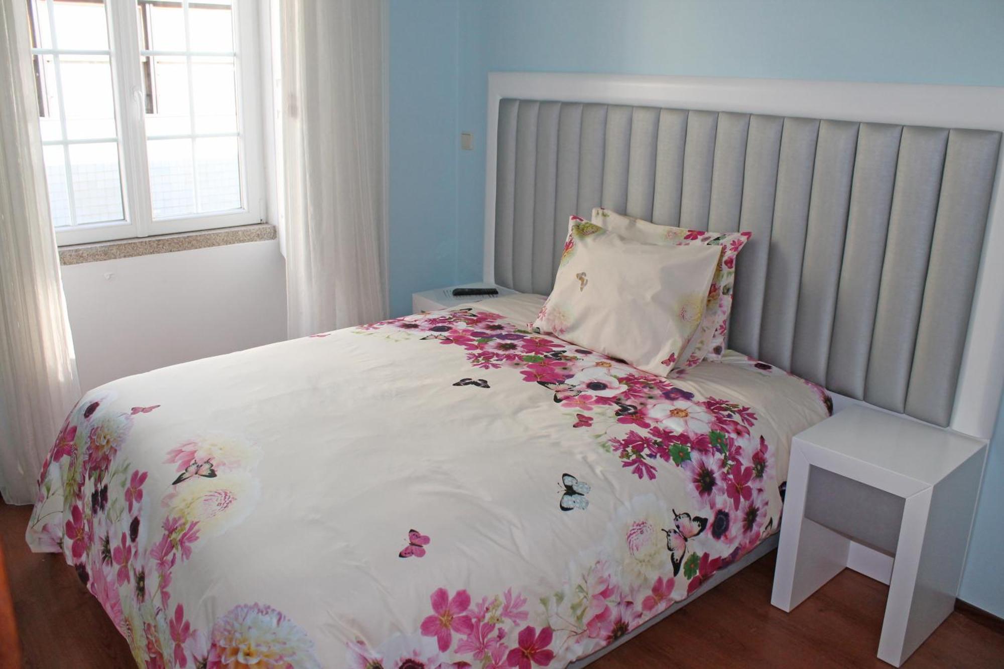 Double or Twin Room with Shared Bathroom,685480176:JPEG